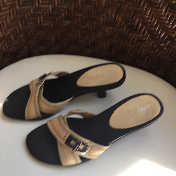 Aerosole Tan Kitten Heel - Picture 3 of 5